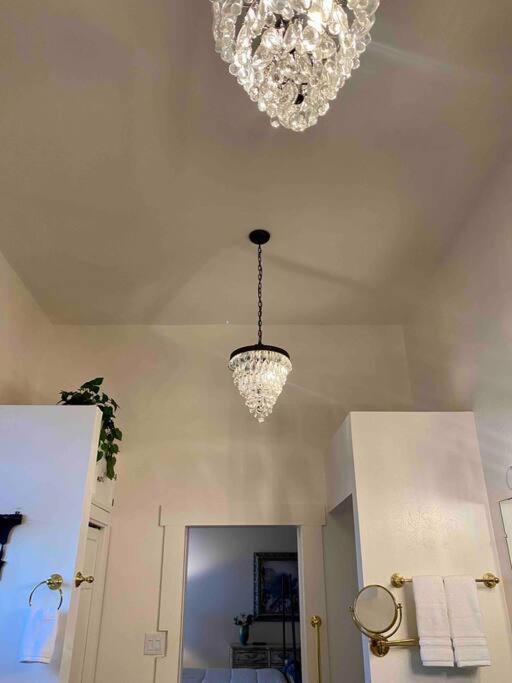 The Shopkeeper's ~ Chic! Apartment Amador City
